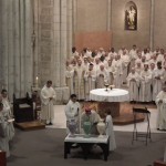Appel de l'Esprit sur le Chrême durant la messe chrismale à Maylis
